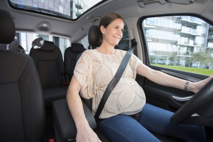 Pás pro těhotné do auta BeSafe PREGNANT IZI FIX 2024