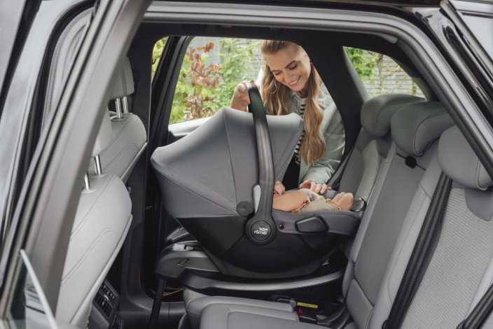 Set autosedačky Britax BABY-SAFE CORE + isofixová základňa BABY-SAFE CORE BASE 2026