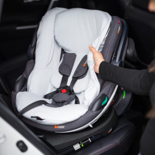 Letní potah BeSafe na autosedačku STRETCH 2025 - Varianta: BeSafe Child Seat Cover Baby insert