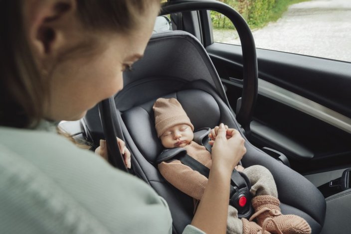 Set autosedačky Britax BABY-SAFE CORE + isofixová základňa BABY-SAFE CORE BASE 2026