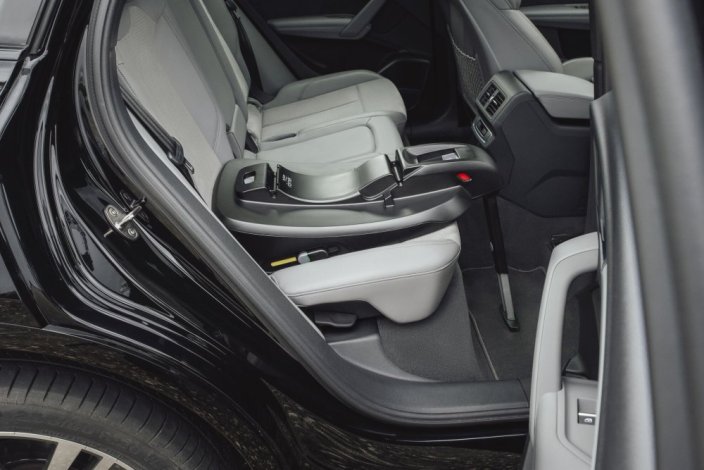 Set autosedačky Britax BABY-SAFE CORE + isofixová základňa BABY-SAFE CORE BASE 2026