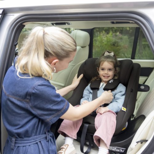 Autosedačka Joie i-PIVOT 360™ 2025