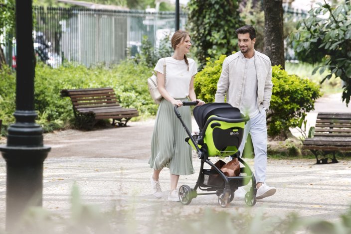 Autosedačka Kiddy EVOLUNA i-size 2 + Isofix základna 2023 - Grey Melánge Icy Grey