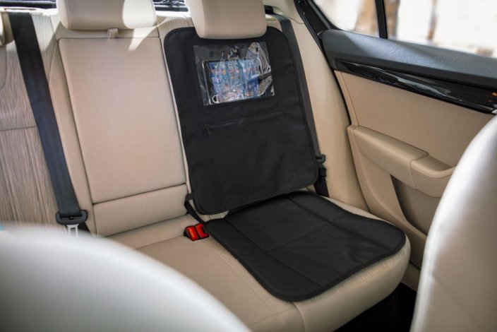 Ochrana sedadlá pod autosedačku s vreckom na tablet Zopa 2023